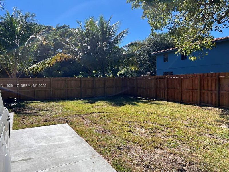 Exterior details and patio area of a home in , Miami (Image 8).