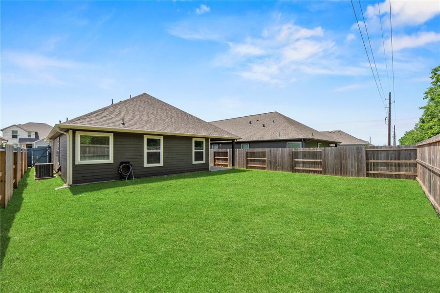 Exterior details and patio area of a home in , Fulshear (Image 19).