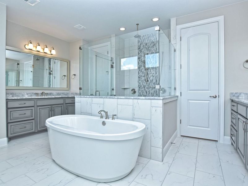 Representative furnished interior of a home built from the Coronado I by Giddens Homes in Clearwater Ranch, Liberty Hill (Image 10).