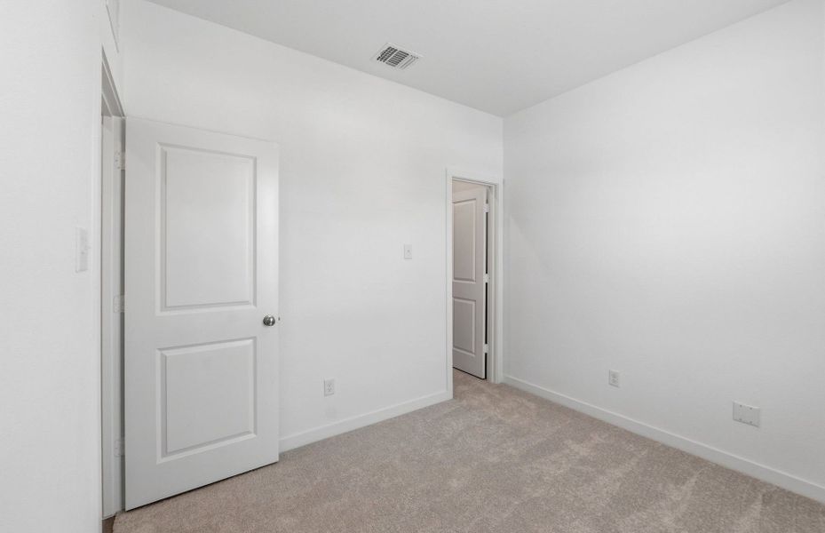 Spacious, unfurnished interior of a new home in Skyview, Belton (Image 14).