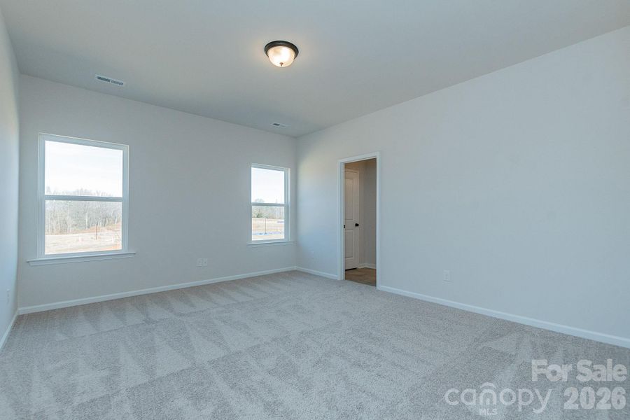 Spacious, unfurnished interior of a new home in Cedar Meadows, Monroe (Image 23).