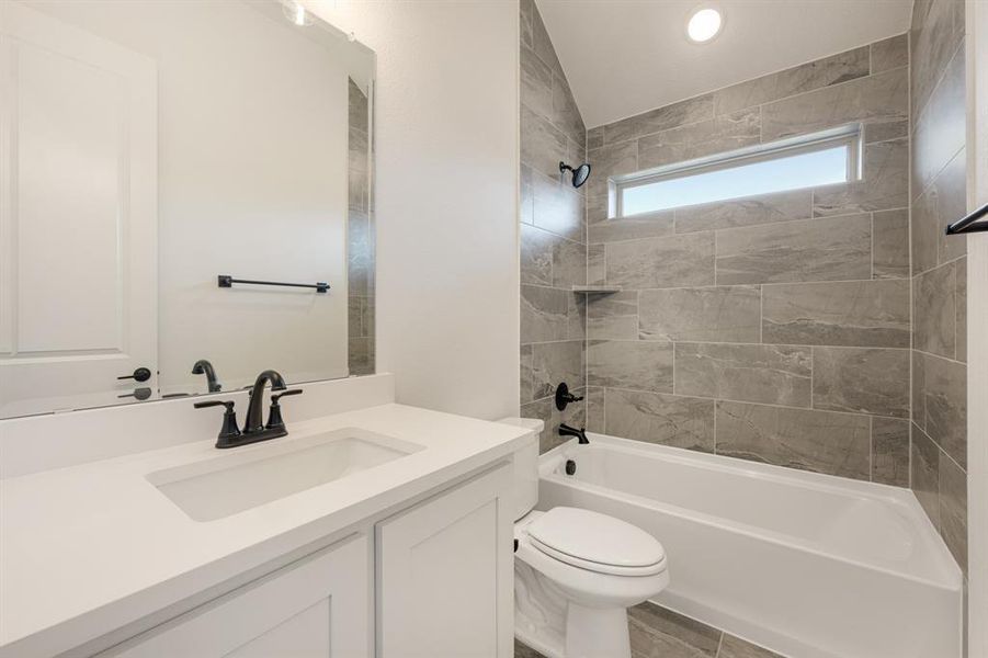 Furnished interior view inside a new home in Eagle Glen 50, Alvarado (Image 16). Furnished interior view inside a new home in Eagle Glen 50, Alvarado (Image 16).