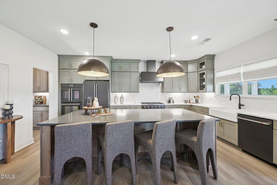 15-web-or-mls-296 Marvel Drive-2904-015