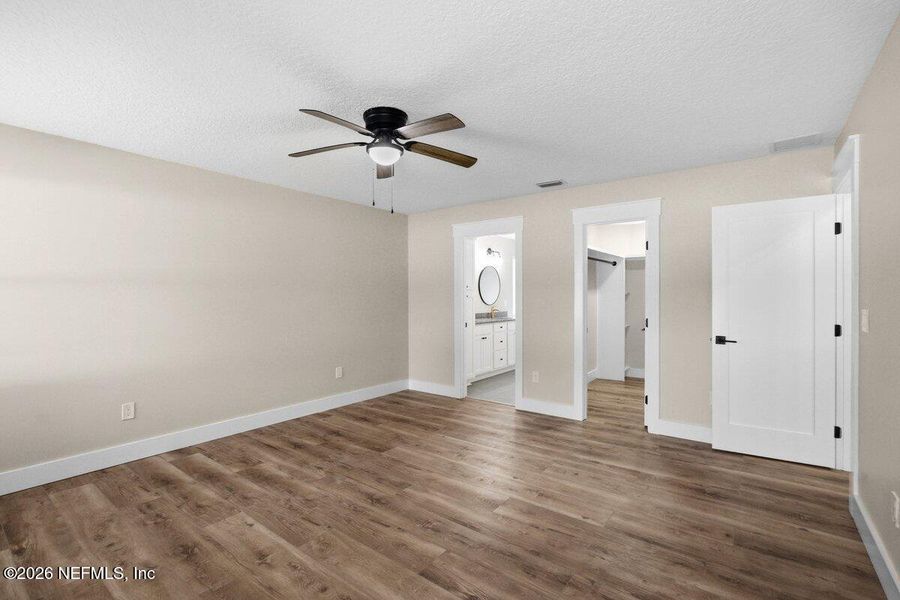 Spacious, unfurnished interior of a new home in , Jacksonville (Image 31).