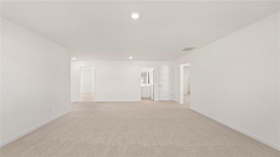 Spacious, unfurnished interior of a new home in Bridle Creek, Locust Grove (Image 13).