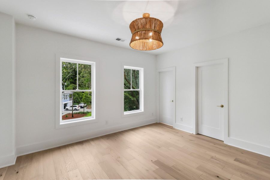 Spacious, unfurnished interior of a new home in The Preserve at Pennys Creek, Johns Island (Image 33).