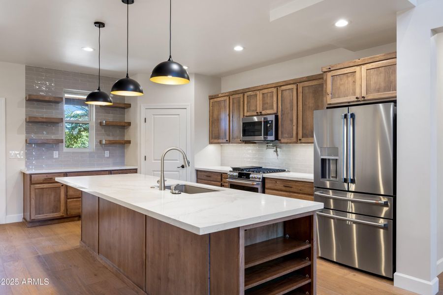 2268RoundaboutCir-HeberOvergaardAZ-12 2268RoundaboutCir-HeberOvergaardAZ-12