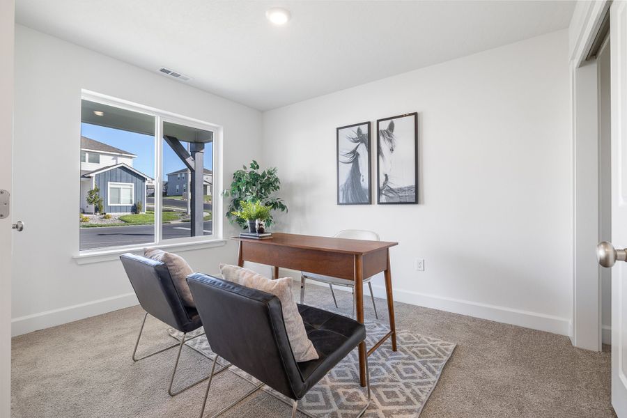 Furnished interior view inside a new home in Feather Ridge, Redmond (Image 10).