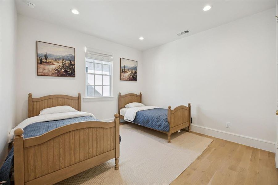 Furnished interior view inside a new home in , Dallas (Image 12).