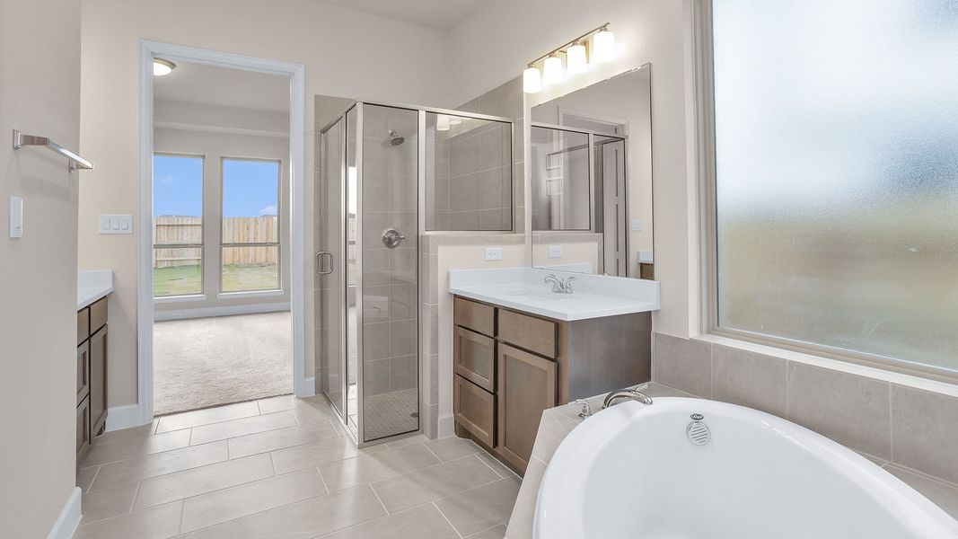 Furnished interior view inside a new home in Everly 45', Tomball (Image 6).