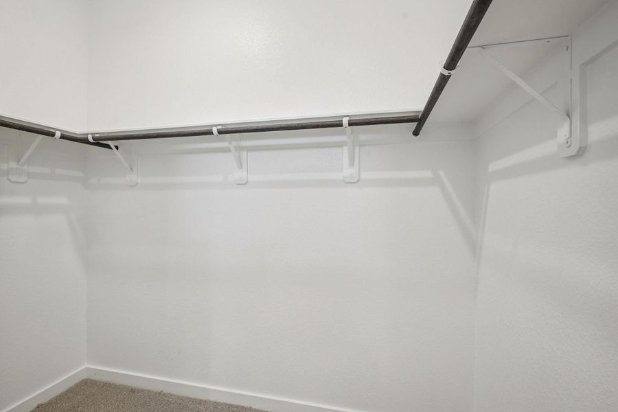 Spacious, unfurnished interior of a new home in , Kemah (Image 30).