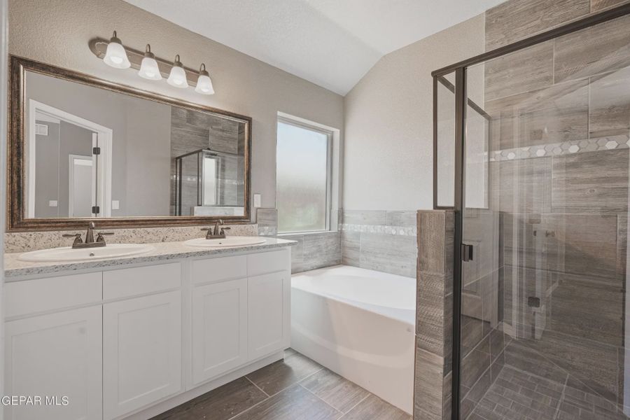 Furnished interior view inside a new home in Crossland, Socorro (Image 8).