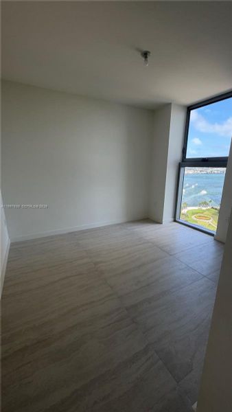 Spacious, unfurnished interior of a new home in , Miami (Image 11).