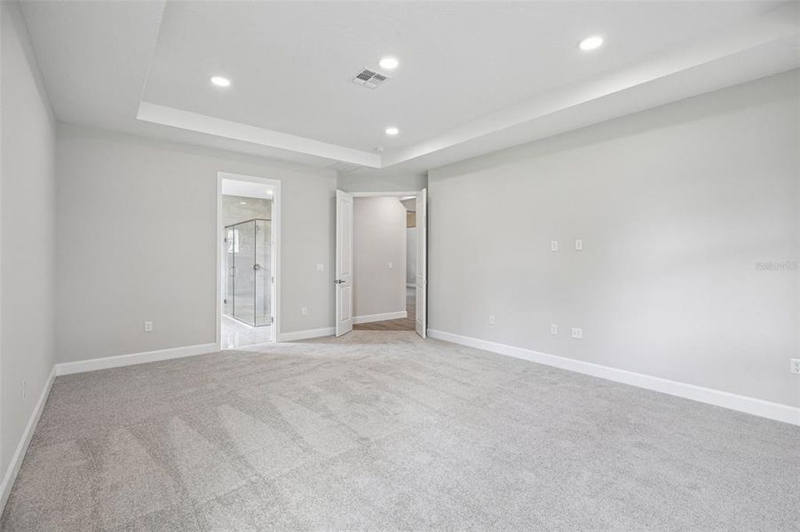 Spacious, unfurnished interior of a new home in Hawk's Overlook, Oviedo (Image 20). Spacious, unfurnished interior of a new home in Hawk's Overlook, Oviedo (Image 20).