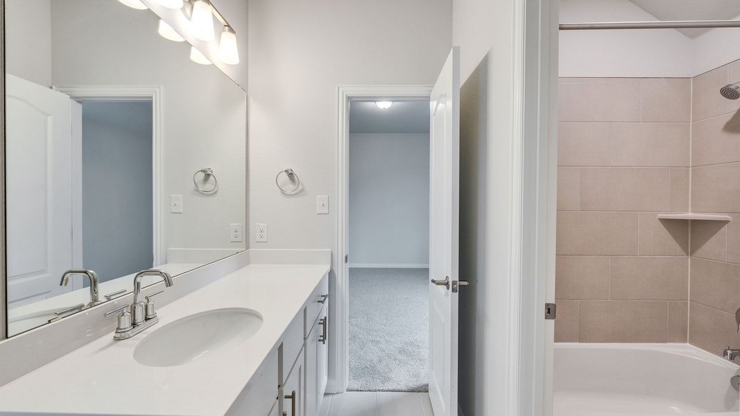 Furnished interior view inside a new home in Spring Creek, Taylor (Image 14).