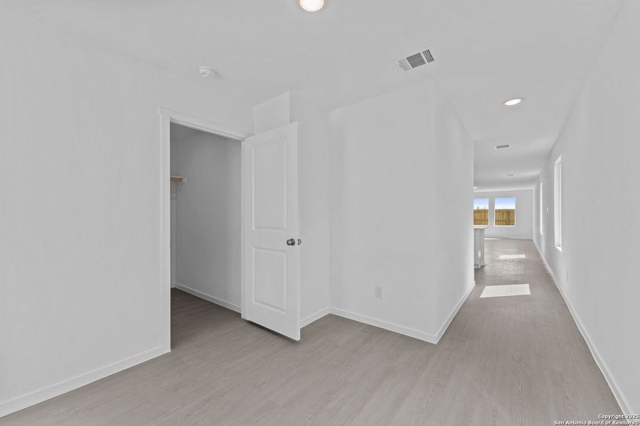 Spacious, unfurnished interior of a new home in , New Braunfels (Image 16). Spacious, unfurnished interior of a new home in , New Braunfels (Image 16).