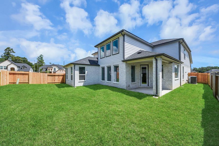 Explore the expansive backyard with its inviting covered patio—a perfect blend of space for the kids to play and adults to unwind. Ideal for creating your outdoor oasis, this backyard accommodates patio furniture, a BBQ pit, and endless possibilities for leisure and entertainment.