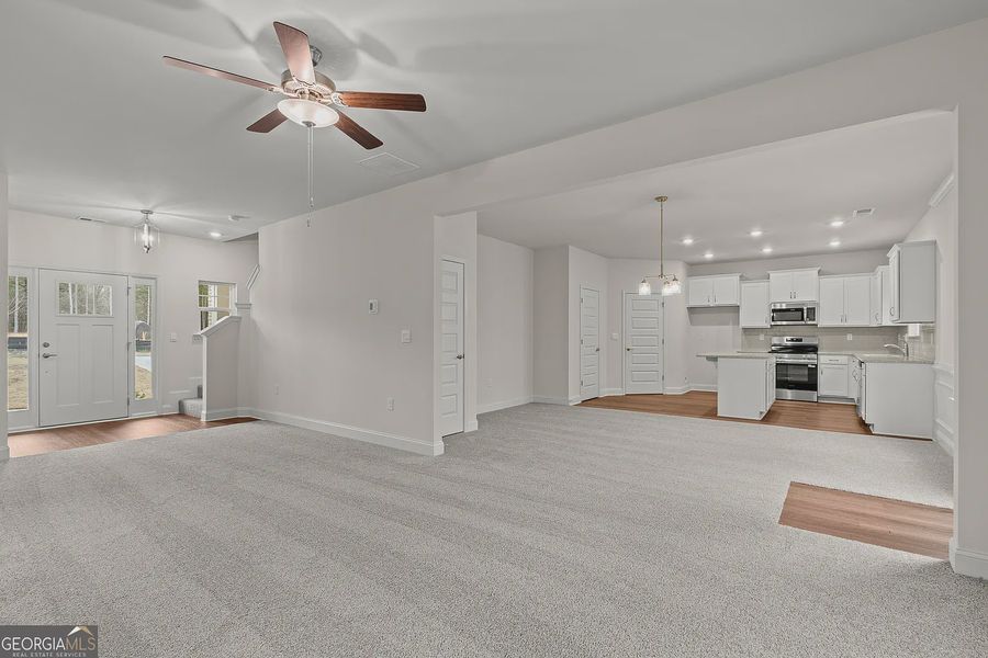 Spacious, unfurnished interior of a new home in Canterbury Villas, Carrollton (Image 18).