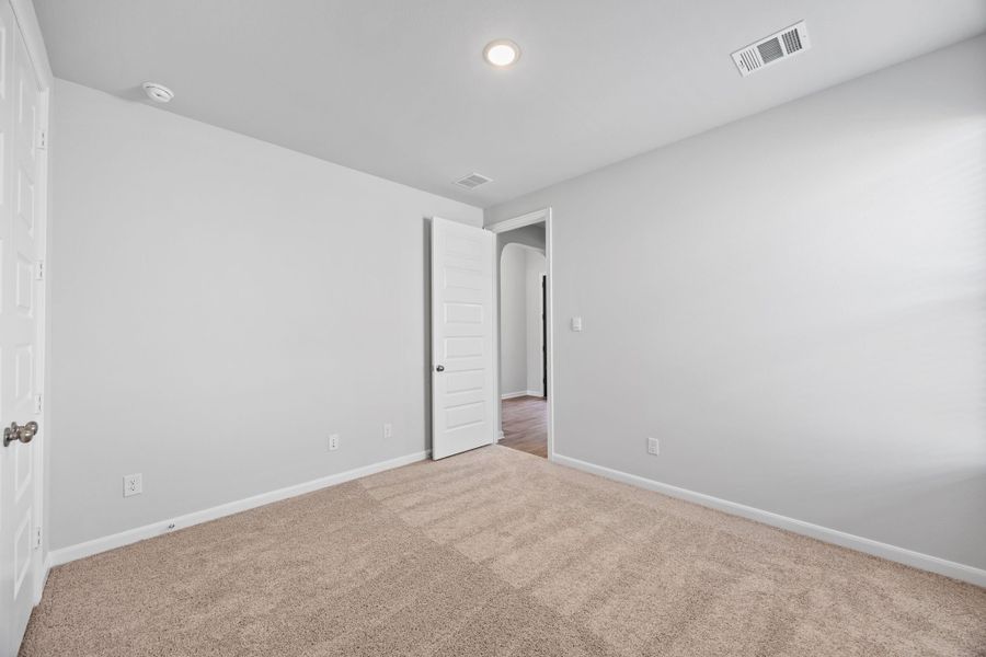 Representative unfurnished interior of a home built from the Nash by Cambridge Homes in Ribbonwood, Aubrey (Image 15).