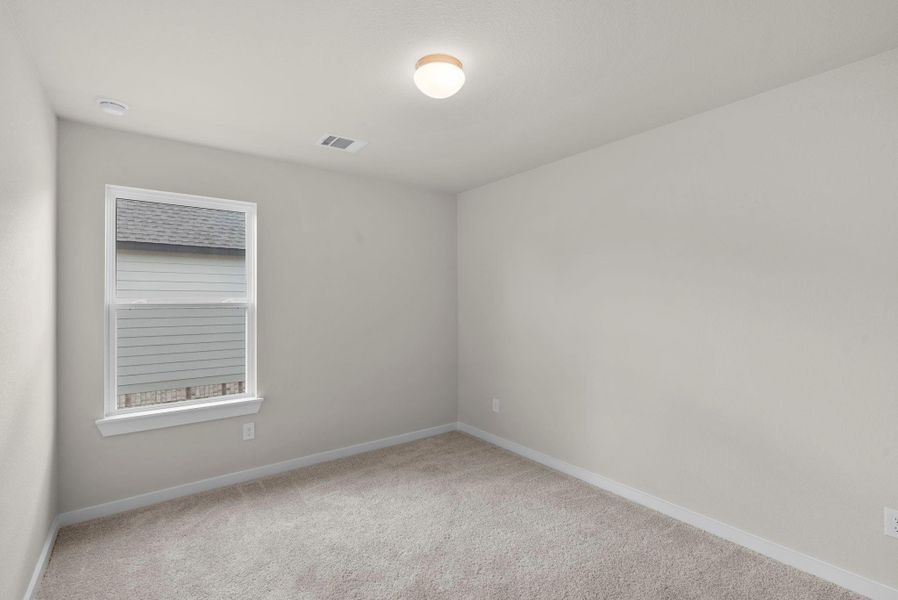 Spacious, unfurnished interior of a new home in Huntington Place, Rosharon (Image 12).