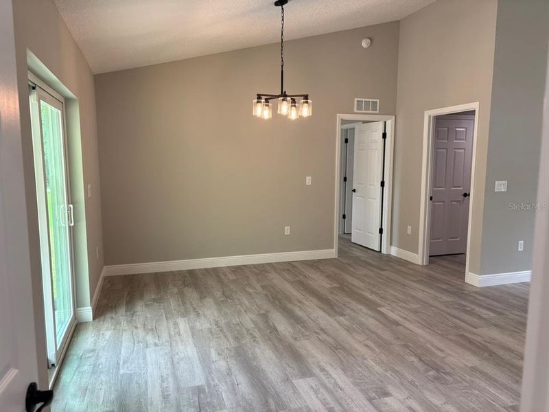 Spacious, unfurnished interior of a new home in , Dunnellon (Image 22).