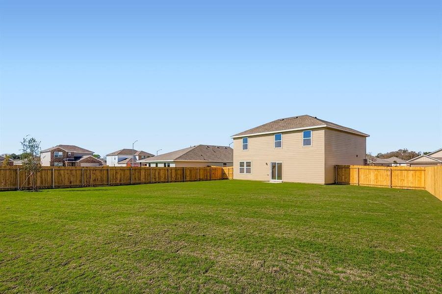 Exterior details and patio area of a home in Middlefield Village, Dallas (Image 20). Exterior details and patio area of a home in Middlefield Village, Dallas (Image 20).