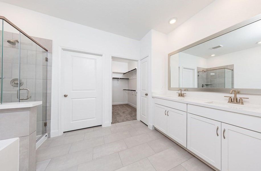 Furnished interior view inside a new home in , Missouri City (Image 3).