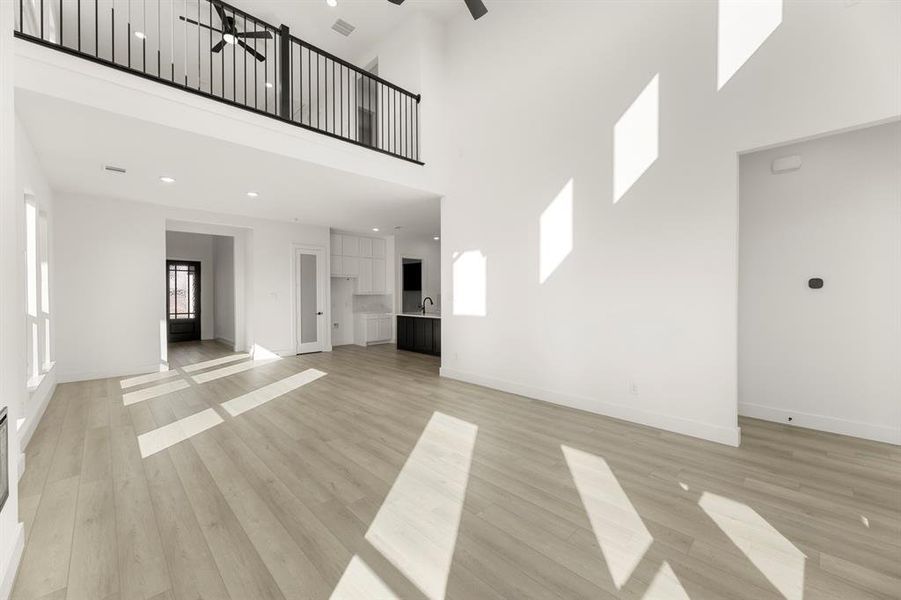 15. 3105 Summer - Family (3)