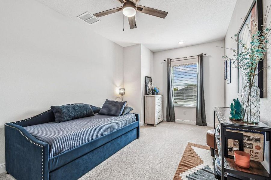 Furnished interior view inside a new home in , Tarpon Springs (Image 34).