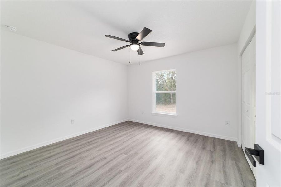 Spacious, unfurnished interior of a new home in , Dunnellon (Image 32).