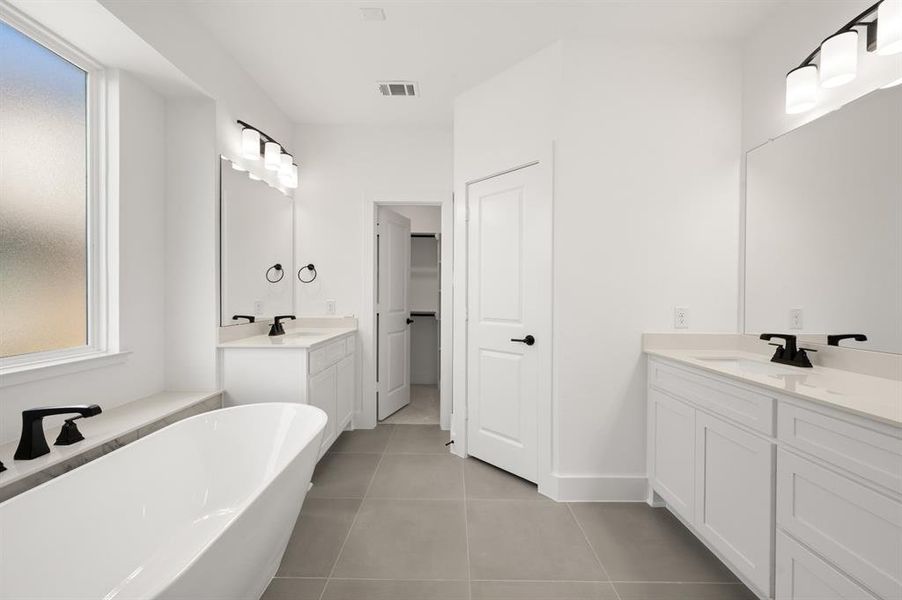 3738 Milwaulkee- Primary Suite-3