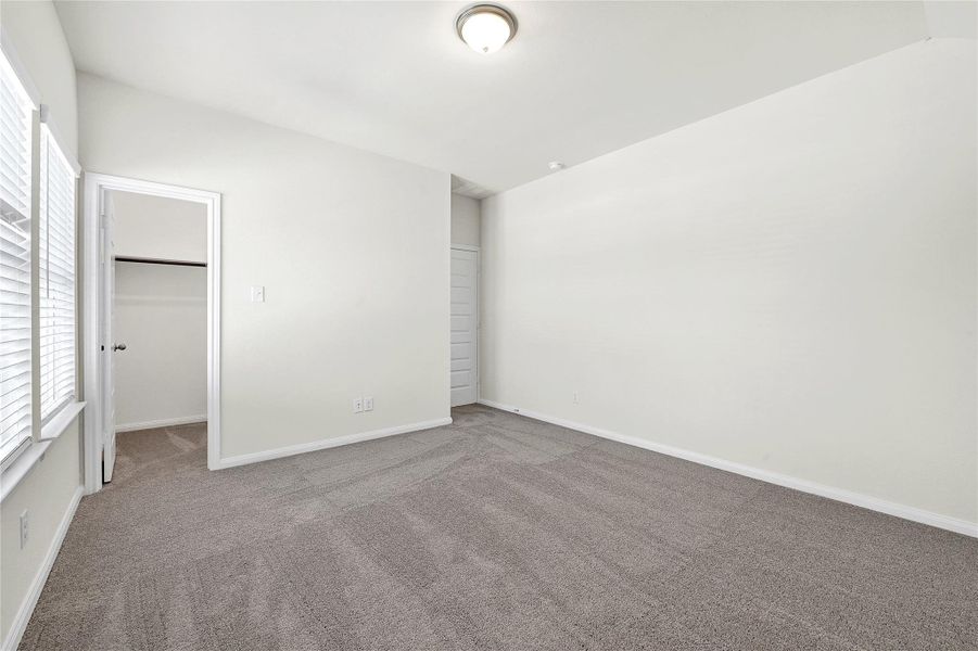 Spacious, unfurnished interior of a new home in Aldine Pines, Houston (Image 21).