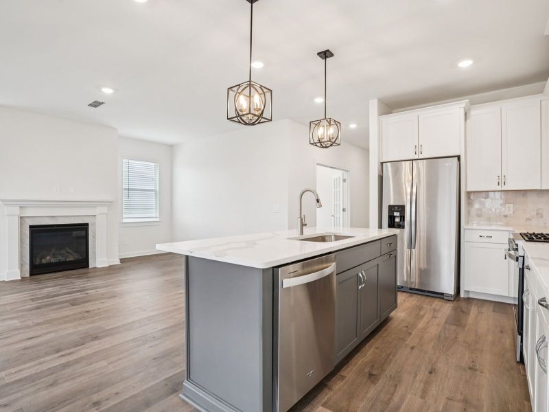 Skip takeout and prep dinner in the well-appointed kitchen. Skip takeout and prep dinner in the well-appointed kitchen.