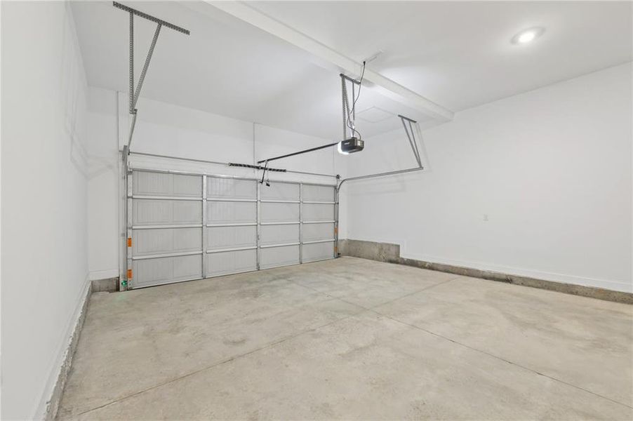 Spacious, unfurnished interior of a new home in Bailey Fence, Dacula (Image 59).