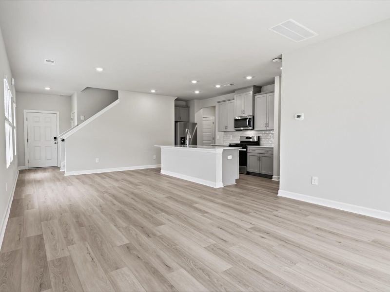 Spacious, unfurnished interior of a new home in Creek Ridge - Heritage Collection, Spartanburg (Image 9). Spacious, unfurnished interior of a new home in Creek Ridge - Heritage Collection, Spartanburg (Image 9).