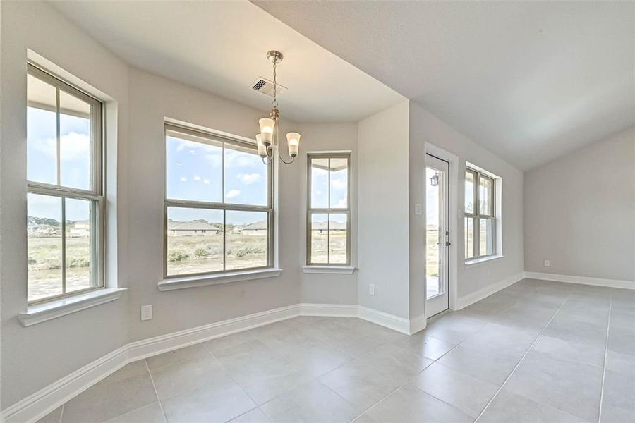 Spacious, unfurnished interior of a new home in Pine Ridge, Beverly Hills (Image 13).