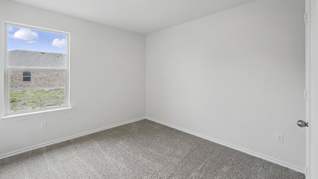 Spacious, unfurnished interior of a new home in Blaire Lake, Tyler (Image 29).