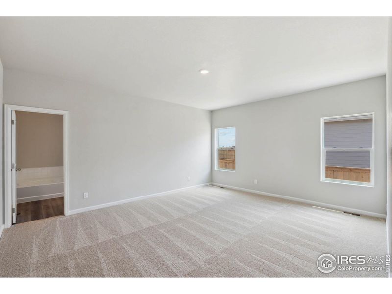 Spacious, unfurnished interior of a new home in Hidden Valley Farm, Severance (Image 12).