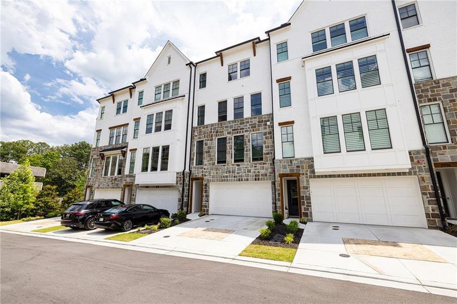 Image 81 of a home in .