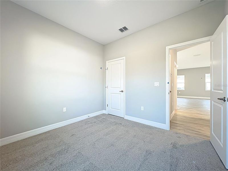 Spacious, unfurnished interior of a new home in , Ocala (Image 26).