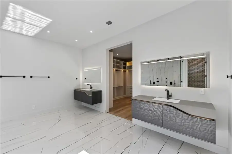 Furnished interior view inside a new home in , Smyrna (Image 5).