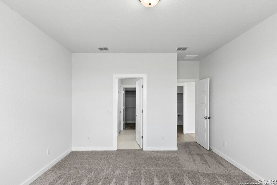 Spacious, unfurnished interior of a new home in Willowbrook, New Braunfels (Image 19).