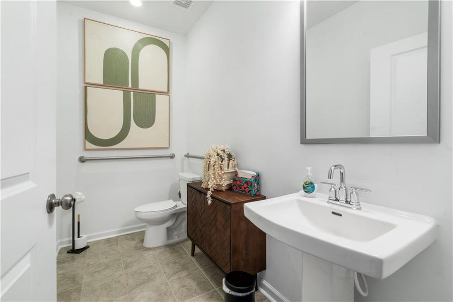 Furnished interior view inside a new home in Rosewood Farm, Lawrenceville (Image 18).