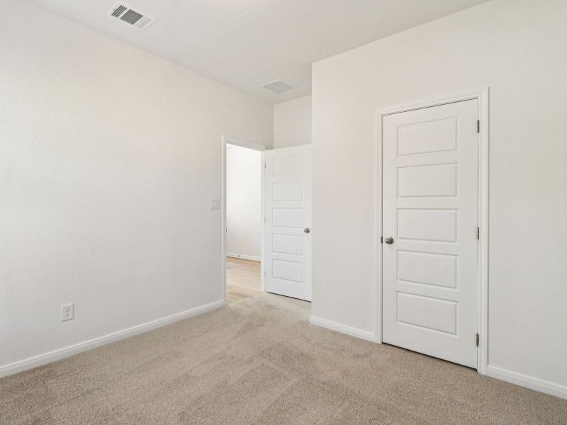 Spacious, unfurnished interior of a new home in Sagebrooke - Classic Series, San Antonio (Image 22).