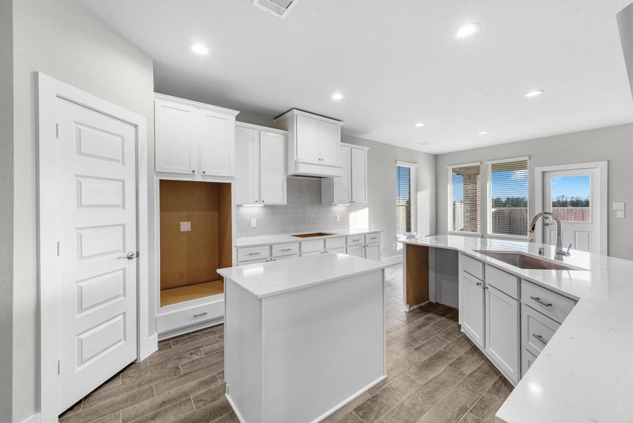 Furnished interior view inside a new home in Briarwood Crossing, Rosenberg (Image 18).