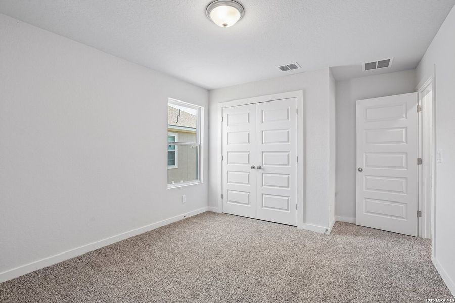 Spacious, unfurnished interior of a new home in August Fields, New Braunfels (Image 27).