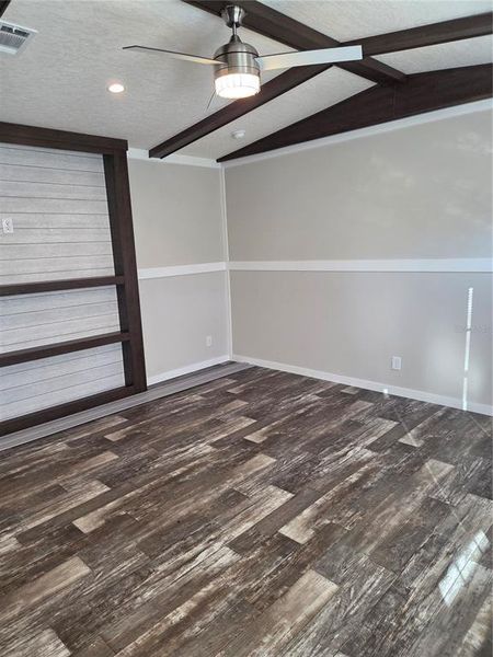 Spacious, unfurnished interior of a new home in , Plant City (Image 15).