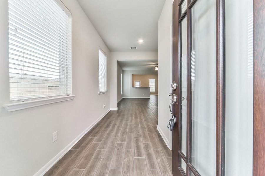 Spacious, unfurnished interior of a new home in Montgomery Ridge: Landmark Collection, Montgomery (Image 33).