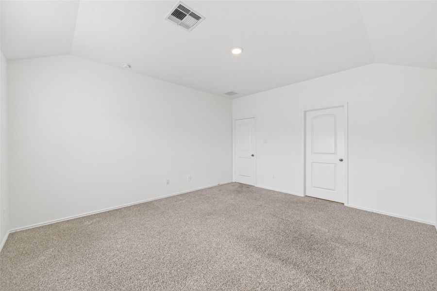 Spacious, unfurnished interior of a new home in Breckenridge Forest, Spring (Image 37).