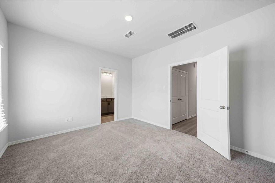 Spacious, unfurnished interior of a new home in , Houston (Image 10). Spacious, unfurnished interior of a new home in , Houston (Image 10).